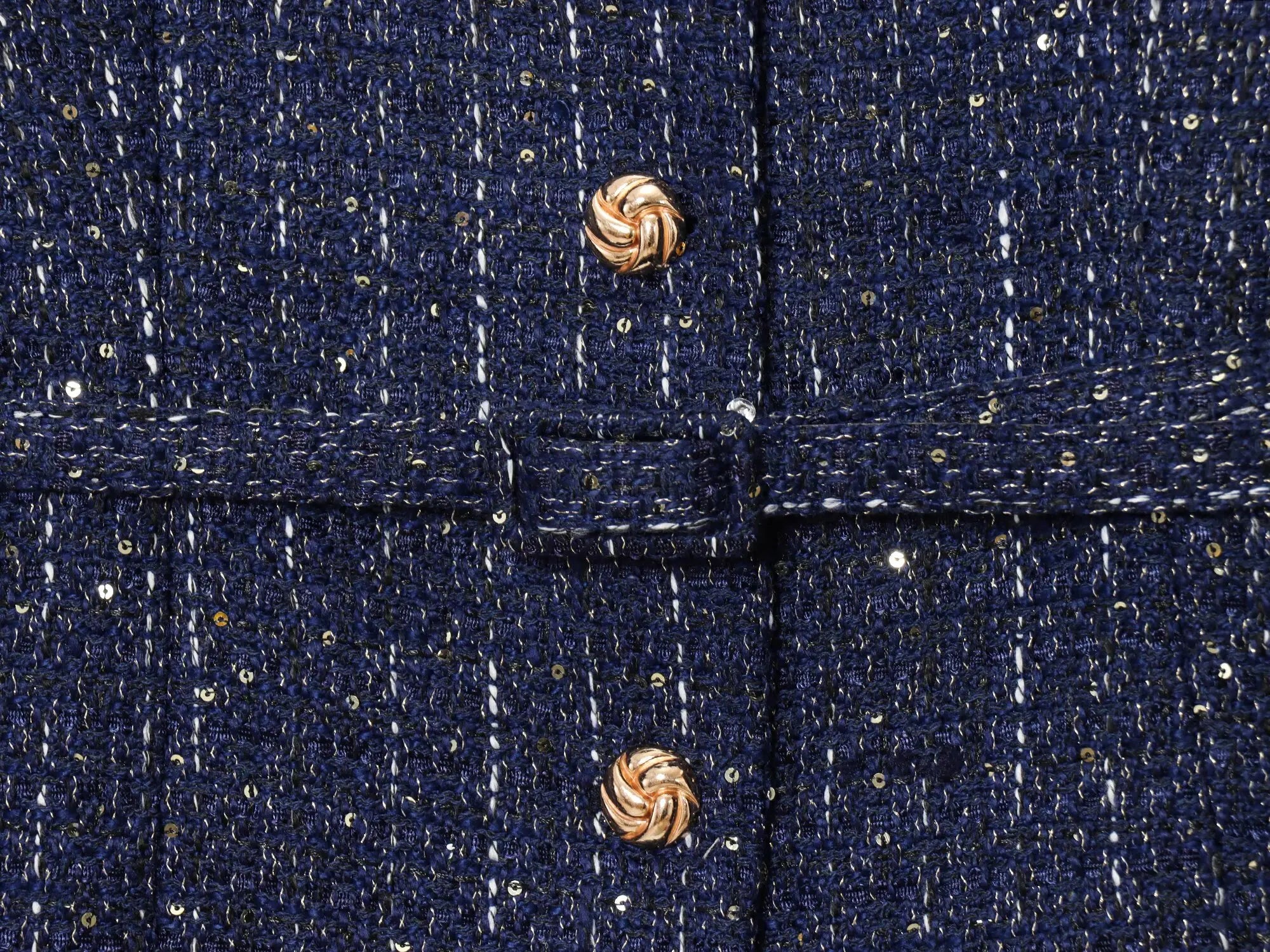 2025 Autumn New Products Women's Fashion Temperament All-match Gold Button Round Neck Long Sleeve Jacket