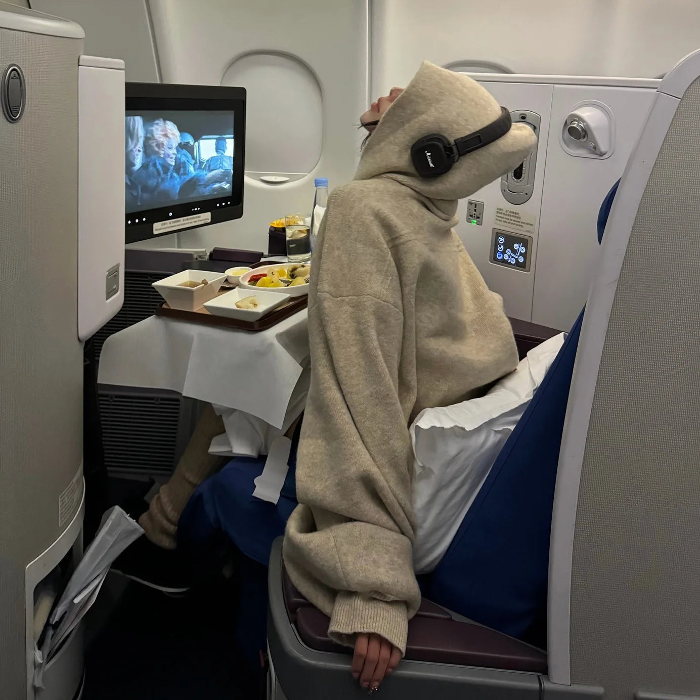 2025 Autumn Knitted Solid Casual Women's Hoodie Winter Korean Thick Warm Loose Oversized Hoodie Sweatshirt Y2k Streetwear Women