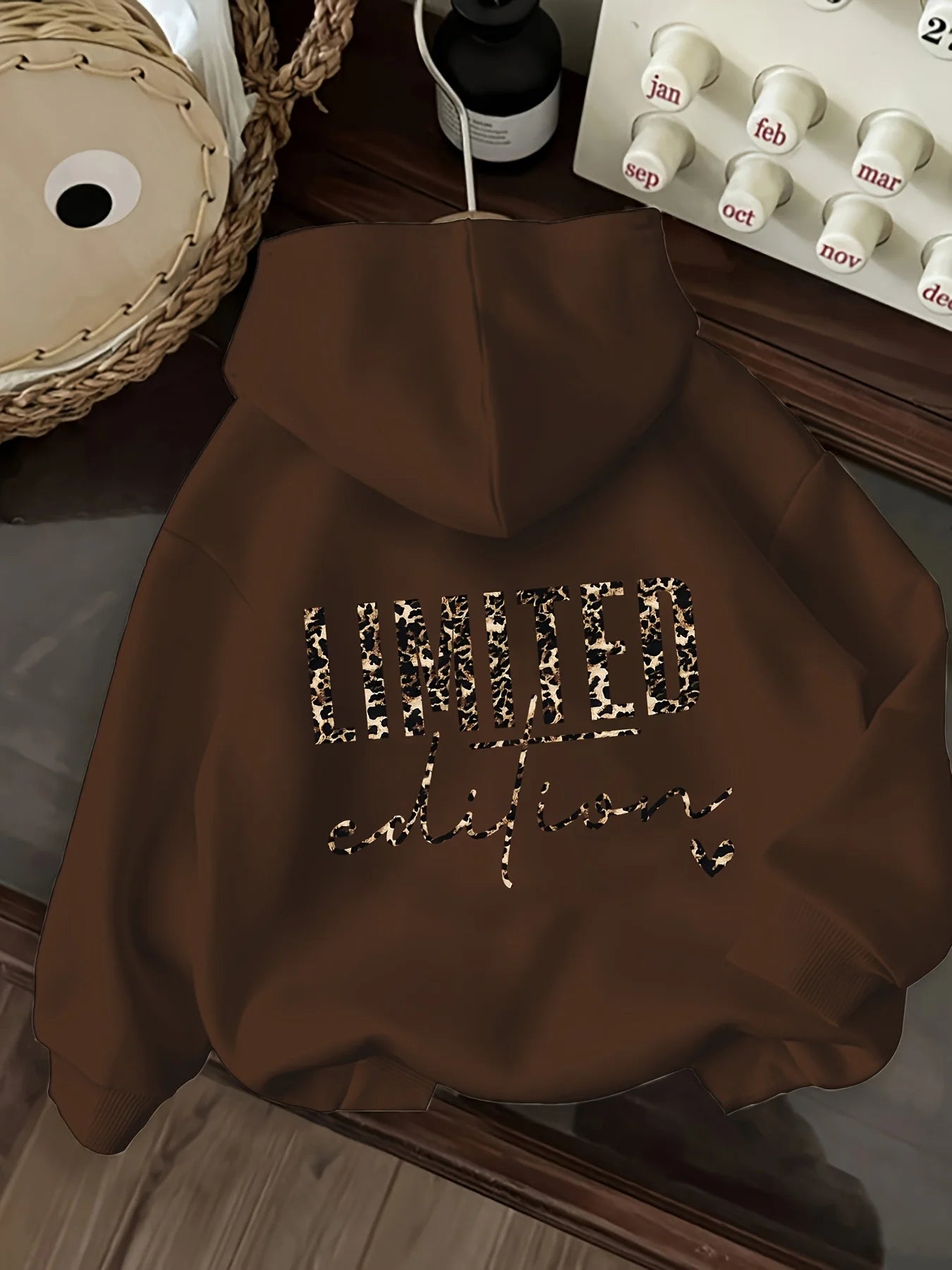 Long-Sleeved Jacket, Hooded Sweatshirt, Oversized Silhouette, Dropped Shoulder Style, Casual, Eye-Catching, Stylish Pullover Top for Autumn and Winter, Women's Clothing