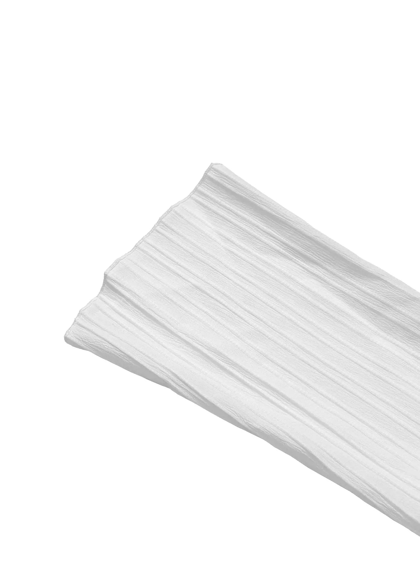 Women's slim-fit V-neck bell-sleeve shirt, suitable for wearing on formal occasions.Fashionable and versatile style